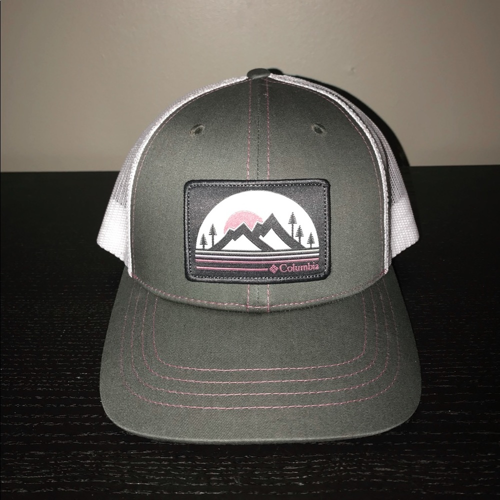 COPY - Columbia women’s mountain SnapBack trucker hat.